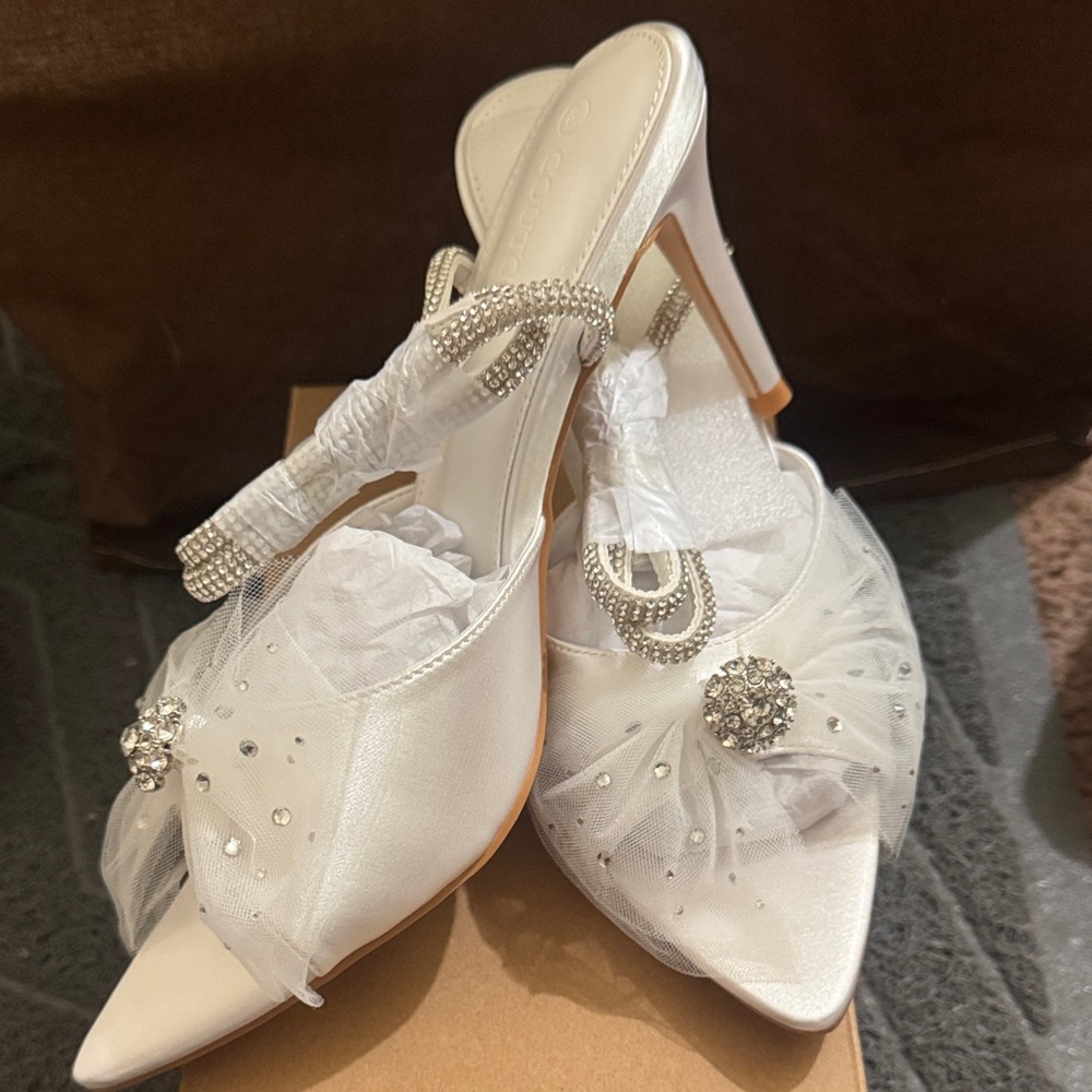 Chic White Rhinestone Embellished Mules - Picture 4 of 4